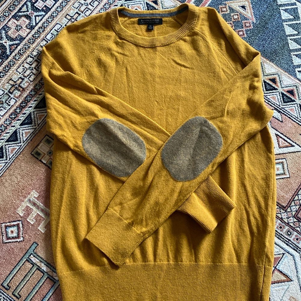 Men’s Banana Republic Sweater- Medium
